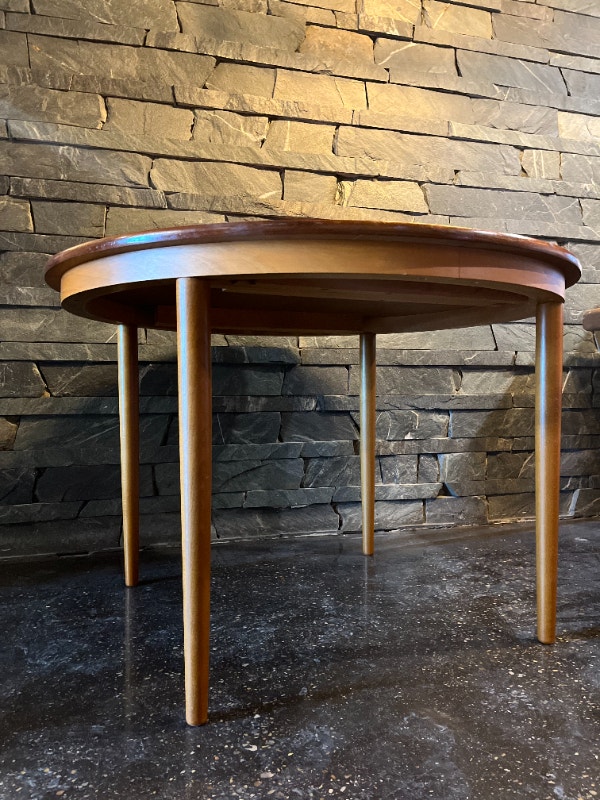 Fantastic Round Danish Teak Farstrup Dining Table w/ Leaf 617