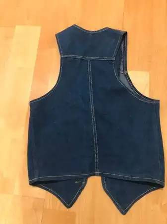 Vintage Ladies blue Jean vest Small $20, by Pant City Shopper in Arts & Collectibles in City of Toronto - Image 3