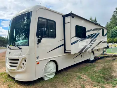 PRICE REDUCED - Luxury Class A Motorhome – Low Mileage, Excellent Condition This beautifully maintai...