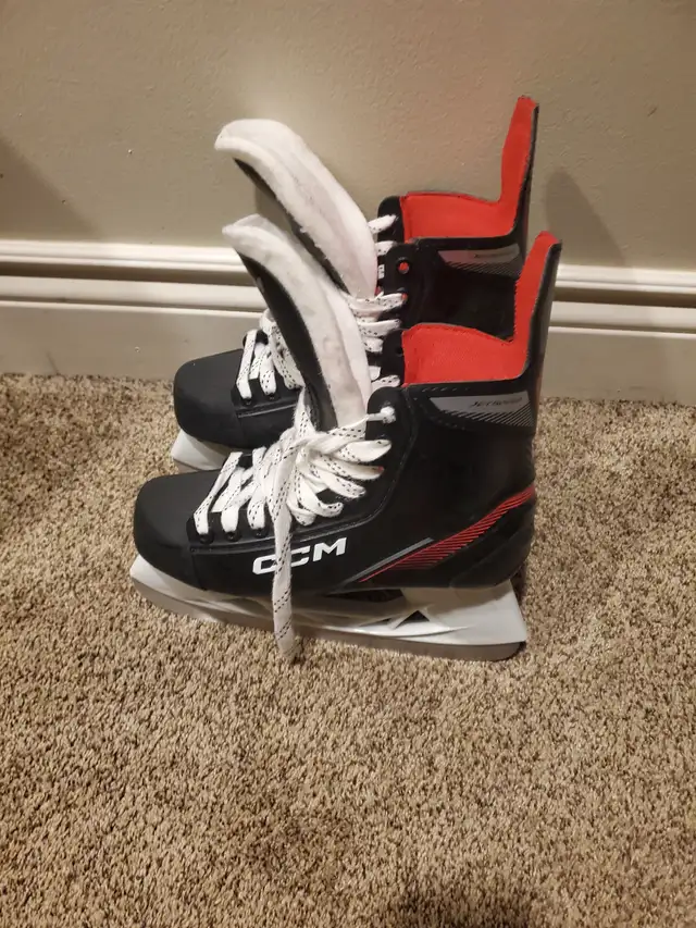 Hockey skates - never used