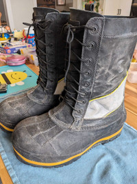 Men's sz 11 steel toe Baffin winter construction boots