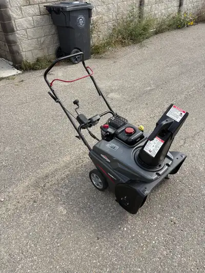 Briggs & Stratton snowblower, View more
