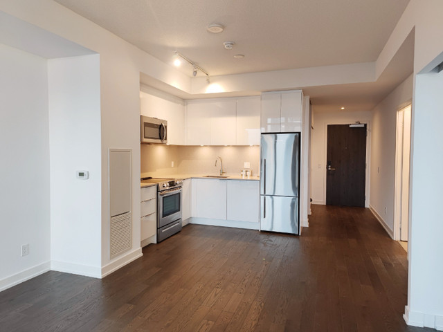 1+1 Luxury Condo in Downtown Toronto for Rent in Long Term Rentals in City of Toronto - Image 4