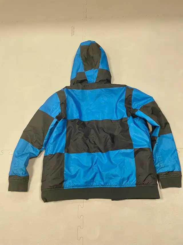 Boys Winter Jacket in Kids & Youth in Calgary - Image 4