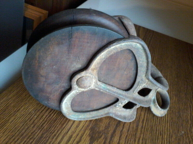 Antique wood and cast iron pulley  (6") in ex. Orig. condition. in Arts & Collectibles in Cambridge - Image 3