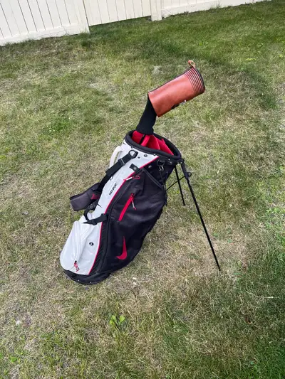 Taylormade 2024 Mini Driver & Nike Golf Bag, View more