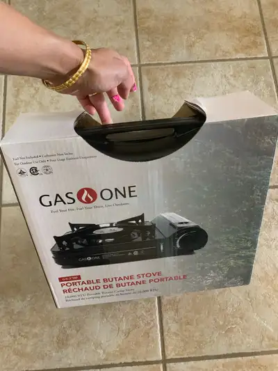 Mississauga, Brandnew portable Butane stove $40 firm 10000 BTU Brandnew electric grill $50 each in o...