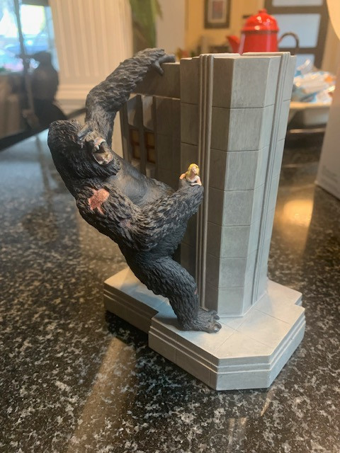 KING KONG FINAL ASCENT DVD EXCLUSIVE Resin Statue in Arts & Collectibles in City of Halifax