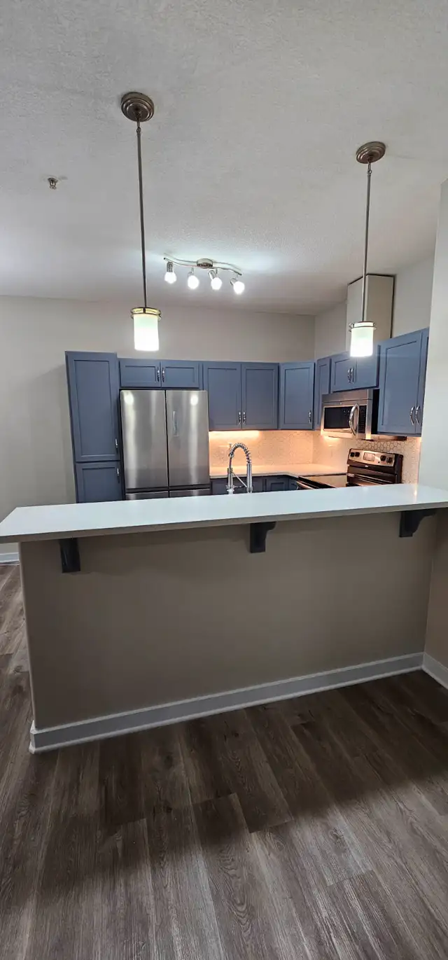 Move-In Ready 2-Bed, 2-Bath Condo in Ambleside in Long Term Rentals in Edmonton - Image 27