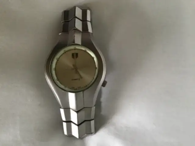 AUTHENTIC TAG HEUER MENS WATCH in Jewellery & Watches in City of Montréal - Image 4