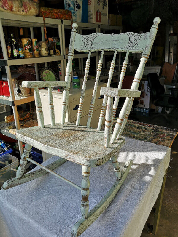 Kids rocking chair in Chairs & Recliners in Renfrew - Image 3