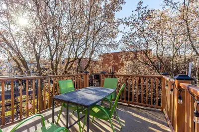 2 bedrooms Mile End