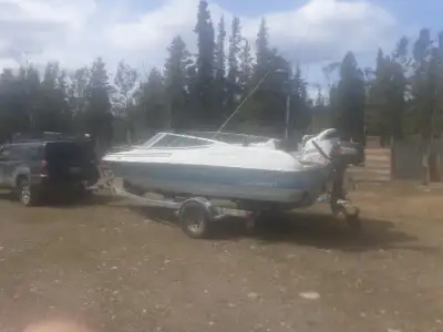 Fast 18' boat, all rigged for fishing with fish-finder and downriggers. 140 hp 4-stroke engine, like...