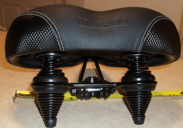 full size bike saddle    -- NEW --    bicycle seat in Frames & Parts in Moncton - Image 3