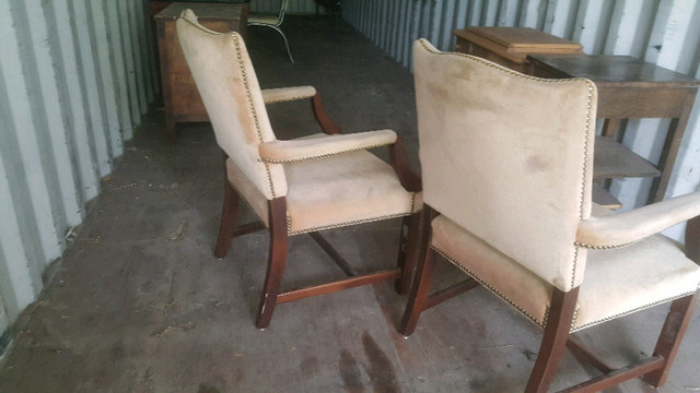 Pair of matching Vintage Chairs in Chairs & Recliners in Edmonton - Image 3