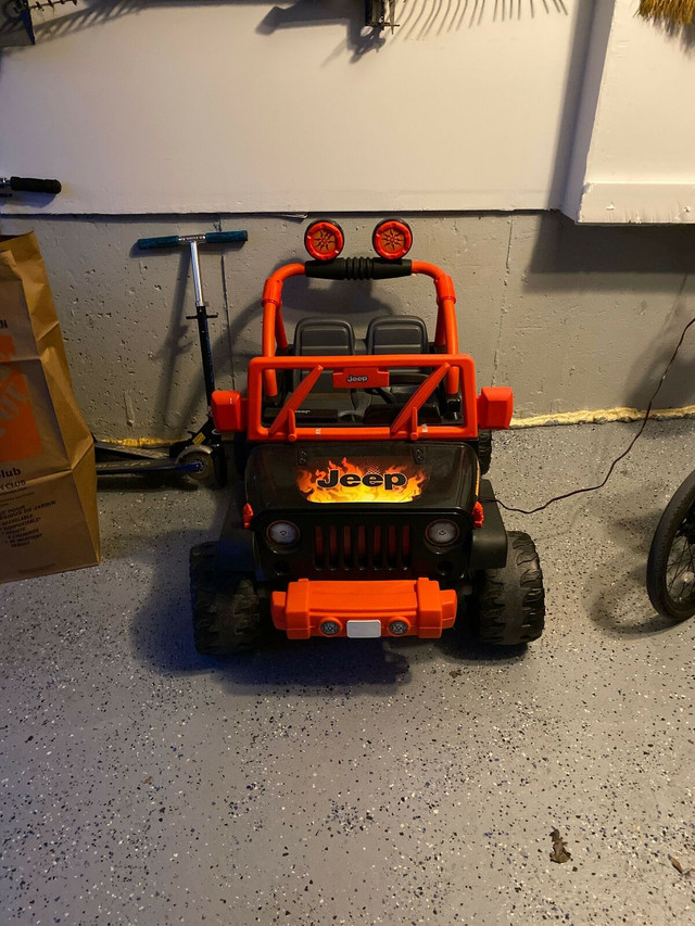 Jeep toy battery car for kids in Toys & Games in Oakville / Halton Region