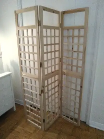 Privacy screen, View more