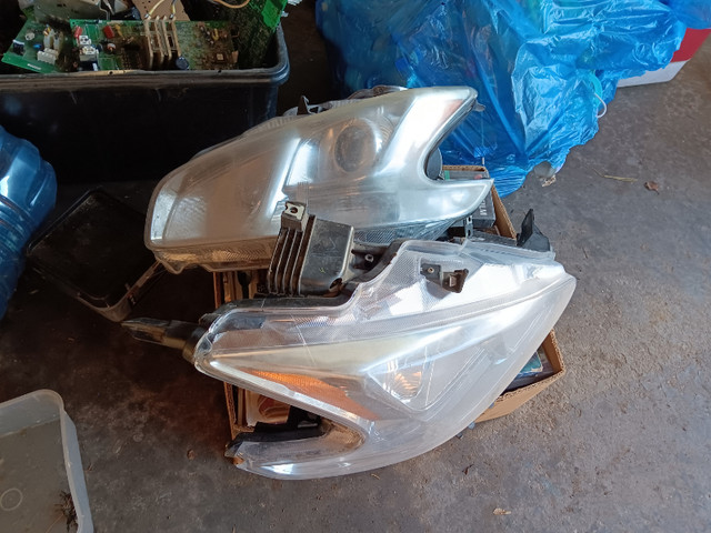 2013 nissan maxima headlights in Auto Body Parts in Calgary - Image 2