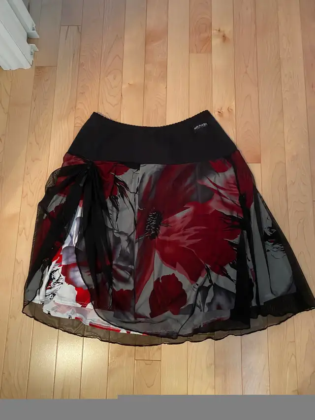 Lot de robes  et jupes  Rien ne se perd, tout se crée  in Women's - Dresses & Skirts in Trois-Rivières - Image 10