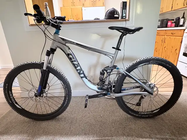 Giant “Trance” Medium MTN Bike