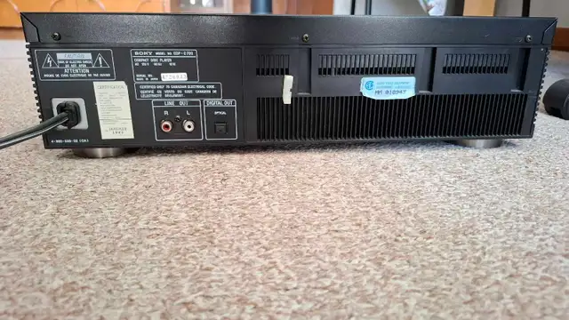 Sony CDP C700  5CD player in CDs, DVDs & Blu-ray in Kitchener / Waterloo - Image 3