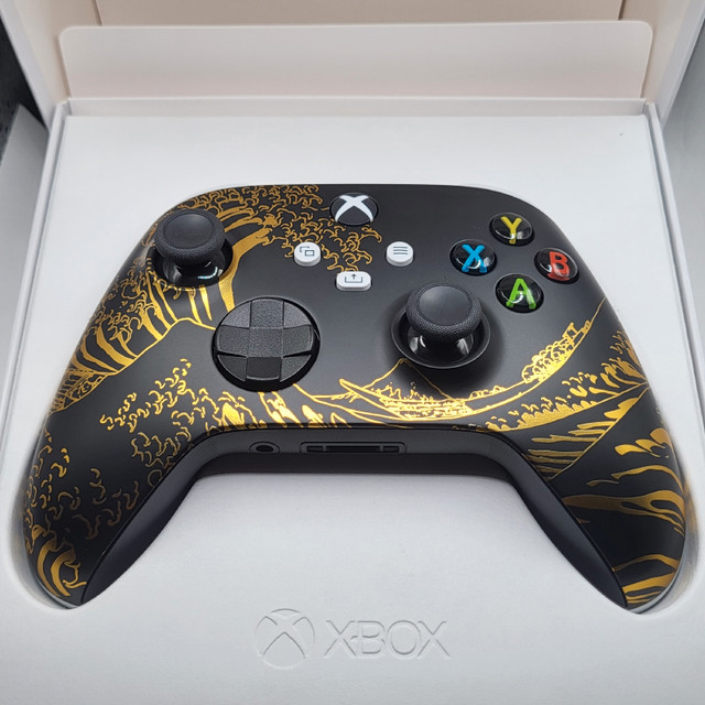 Xbox One Custom Great Golden Wave Controller in XBOX One in St. Catharines - Image 3