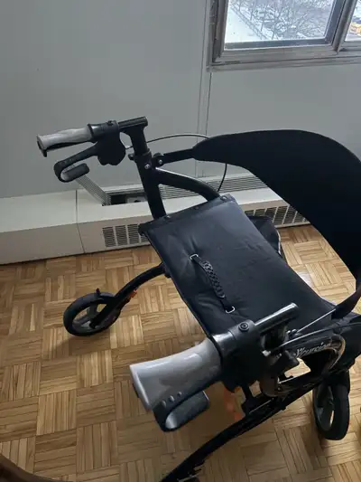 Medical Walker 350 lbs available only one year old asking $500 but negotiable