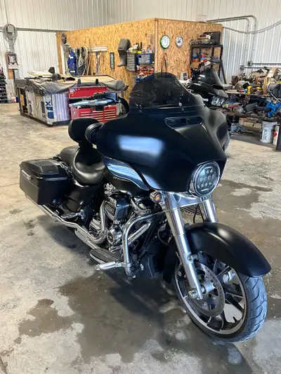 2020 Harley Davidson street glide. Never dropped. Always stored inside. Been a great bike. Only reas...