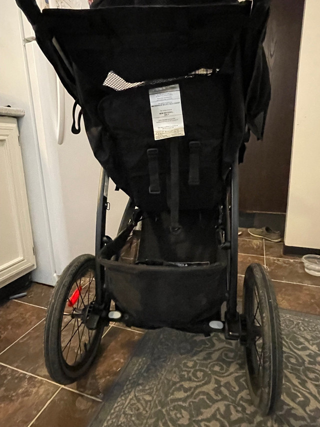 Graco Fastaction Jogger LX in Strollers, Carriers & Car Seats in Saskatoon - Image 4