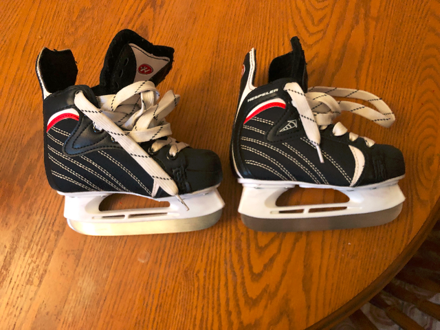 Hockey Skates Youth 11 - excellent shape in Skates & Blades in City of Toronto - Image 3