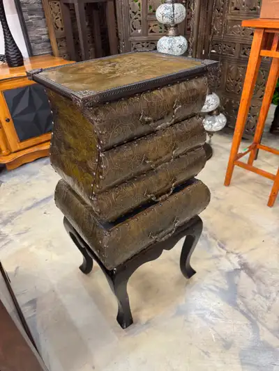 ✅Table de chevet bois de teck et metal embossé, table de nuit, View more