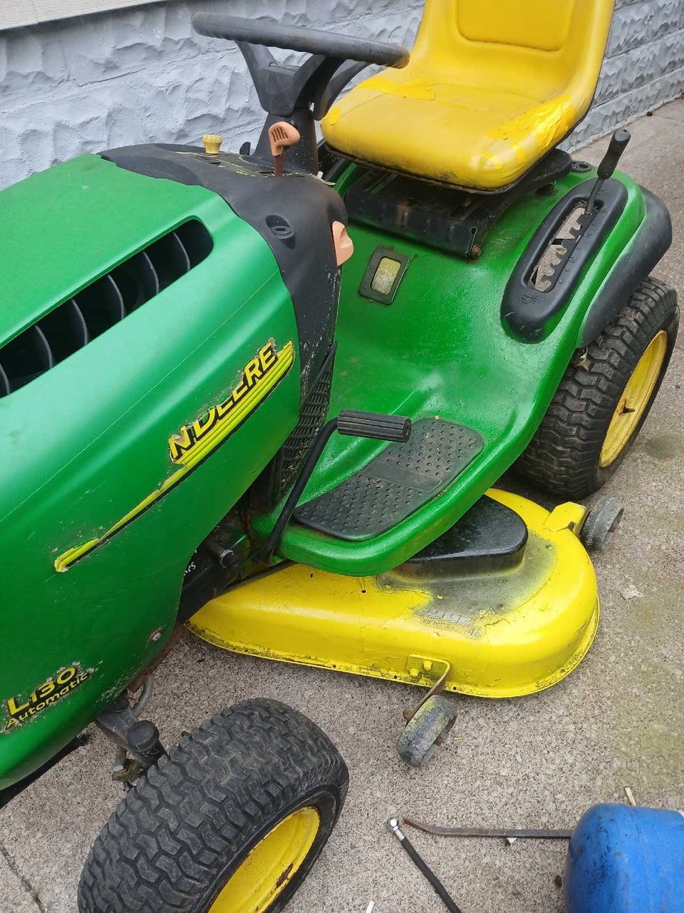 riding mower | Lawnmowers & Leaf Blowers | Sarnia | Free local ...