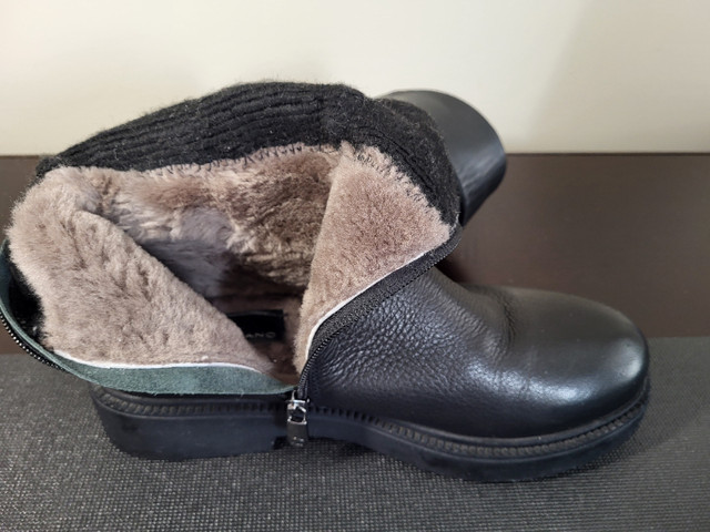Leather winter women's boots with natural fur in Women's - Shoes in Dartmouth - Image 3