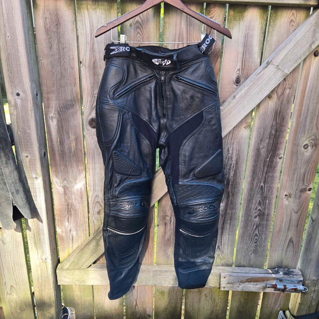 Ladies Joe Rocket  Leather Motorcycle Pants Size 10 in Other in London