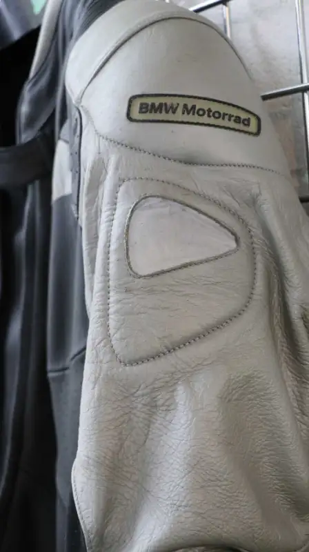 BMW Motorrad Heran 2 piece Motorcycle Leather Pro Race suit in Motorcycle Parts & Accessories in Saskatoon - Image 4