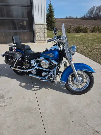 This is a 3rd owner, evolution 1340cc Harley Davidson Heritage Softail Classic FLSTC with 88,926km t...