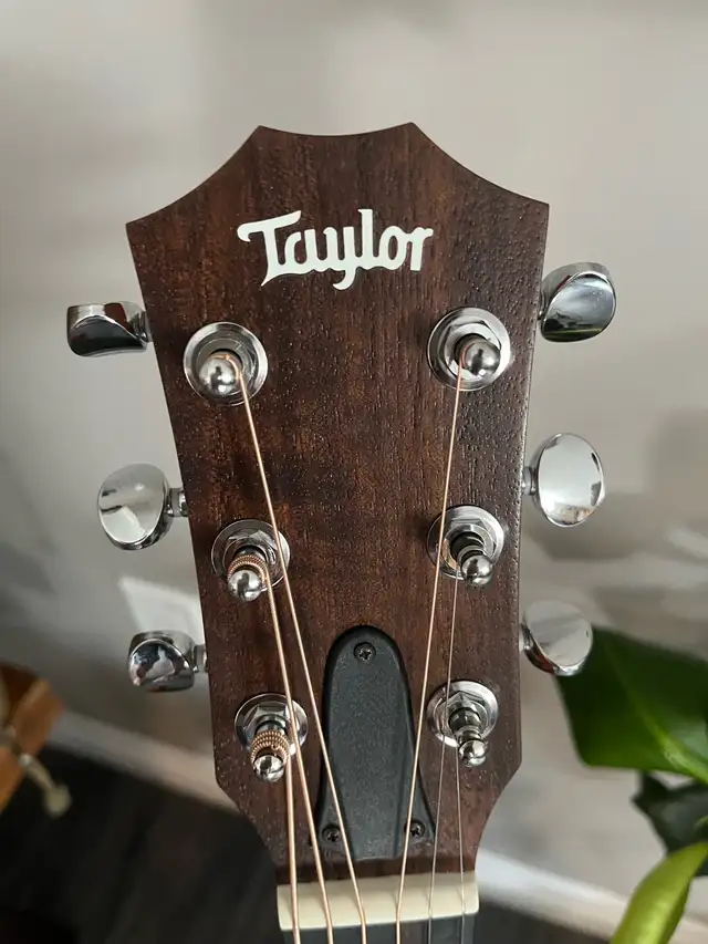 Taylor GS Mini Koa Acoustic/Electric Guitar in Guitars in London - Image 4