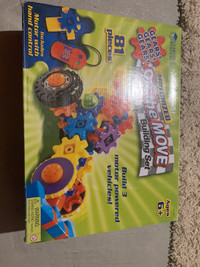 On the Move GEARS Motorized Building Set