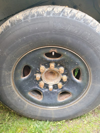 WANTED: 8 bolt wheel/rim for chevy express 3500 245/75R16