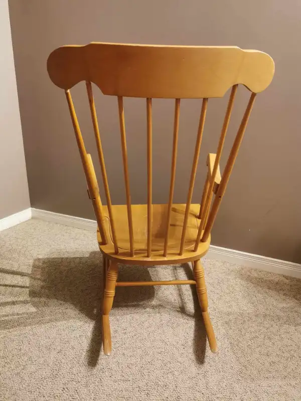 Solid Wood Rocking Chair Gold Stenciling in Chairs & Recliners in Kingston - Image 4