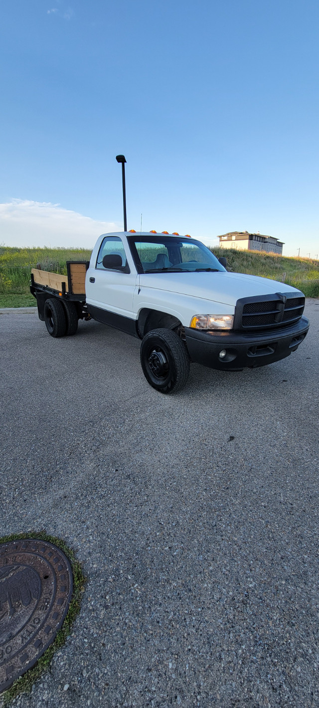 2001 Dodge 3500 in Cars & Trucks in Calgary
