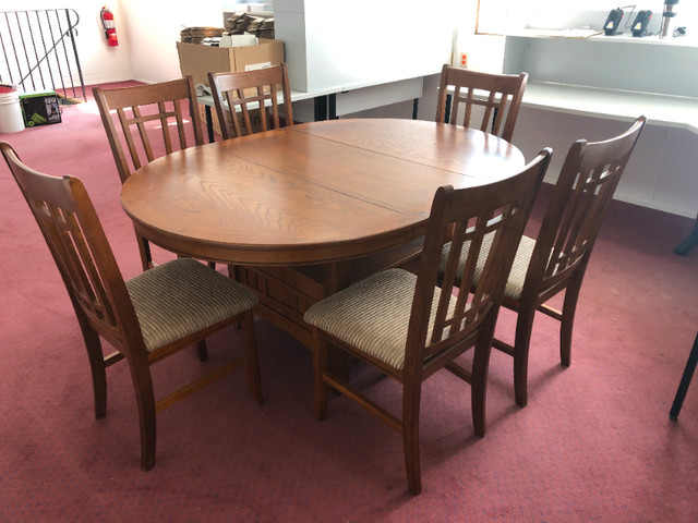 DINING ROOM SUITE, ONLY USED FOR 31/2 YEARS, AWESOME CONDITION! in Dining Tables & Sets in Medicine Hat - Image 3