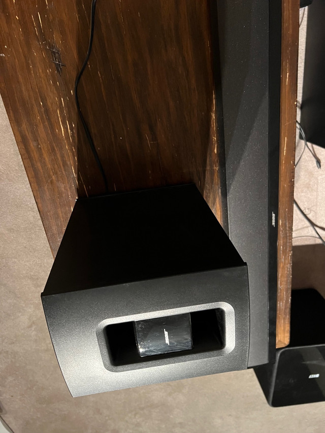 Bose Lifestyle 135 Soundbar and Subwoofer AS ISNO QUESTIONS PLEA in Stereo Systems & Home Theatre in City of Toronto - Image 2