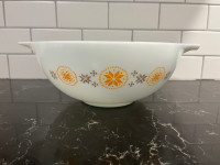 Pyrex Town and Country Cinderella Bowl 444