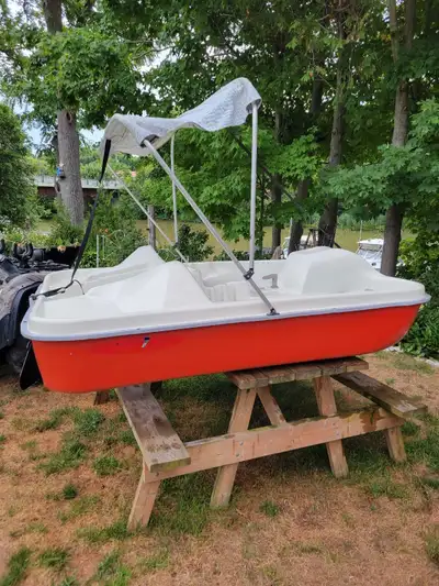Good condition paddle boat $ 375. obo