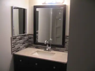 Room for rent cls UoC and brentwood C train