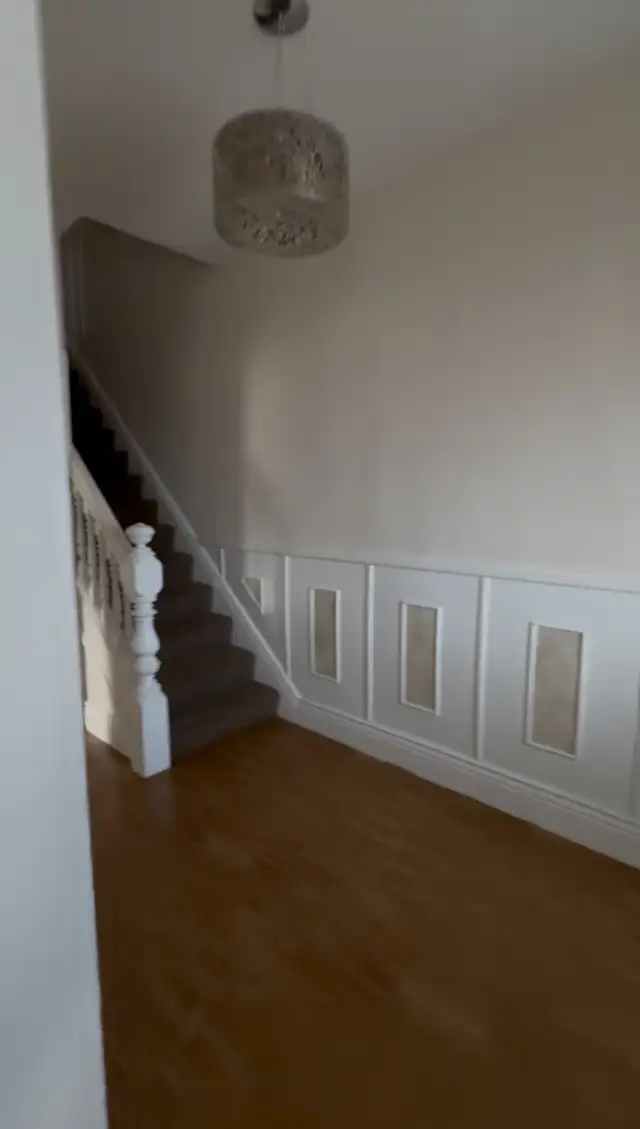 Master bedroom for rent in a spacious 3-bedroom townhouse in Room Rentals & Roommates in Peterborough - Image 7