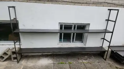 Livraison possible $$$ Delivery possible $$$ Thickness of shelves 1/8 of inch White shelves Quantity...