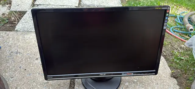 Moniteur Asus in Monitors in City of Montréal - Image 2