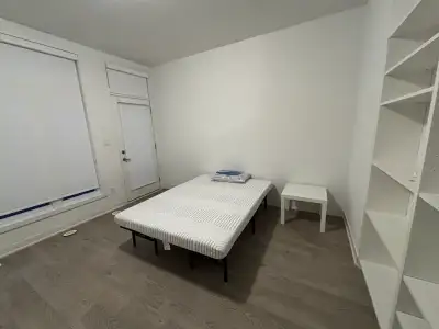 - private den room in a townhouse - private washroom, shared bathroom - walking distance to subway s...